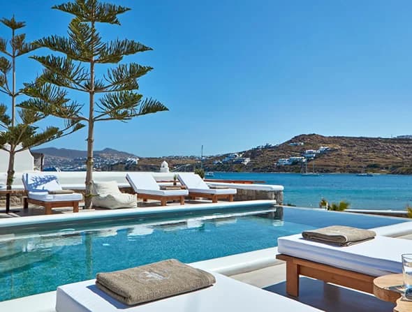 Mykonos Waves Beach House & Suites