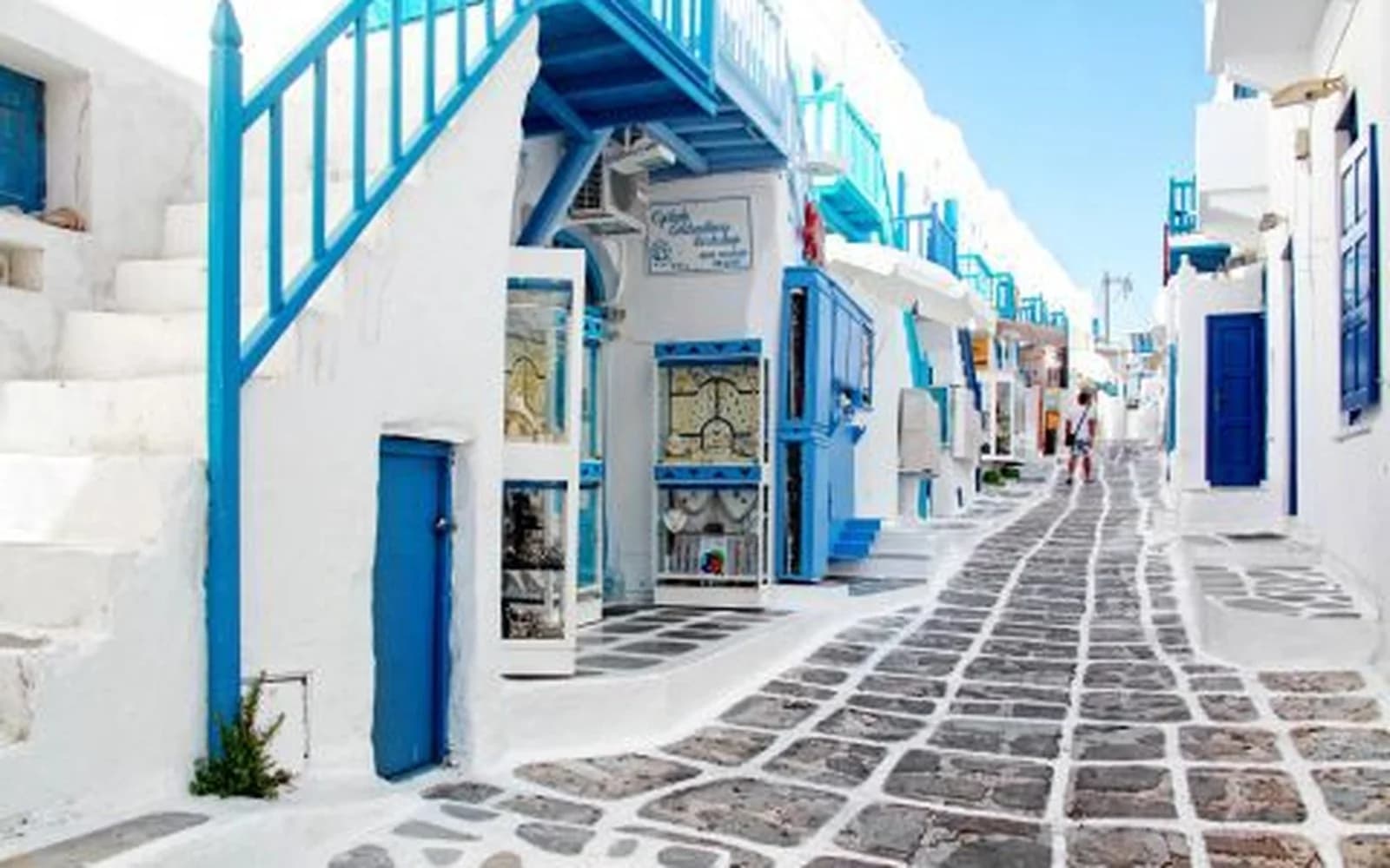 Where to Stay in Mykonos Without a Car